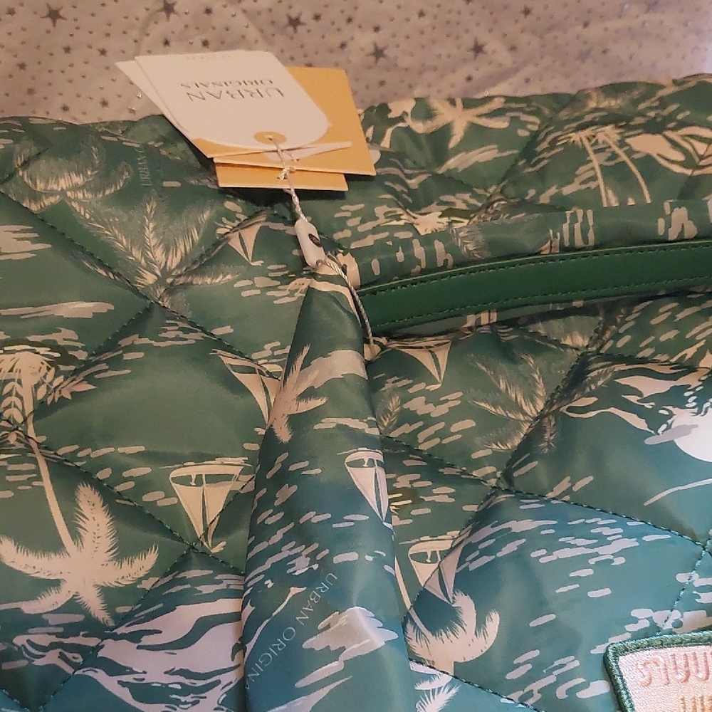 Green Quilted Tote Bag - Picture 9 of 11